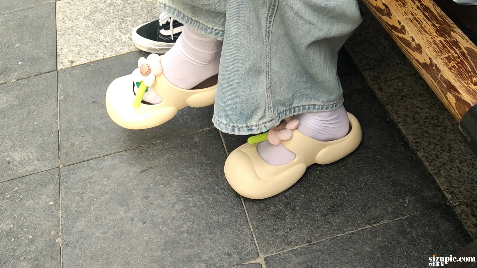 2.JPG