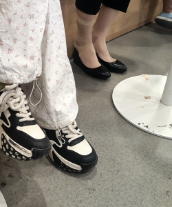 �������������һλ�ֻ��������Ժ������Ů���[02:17]